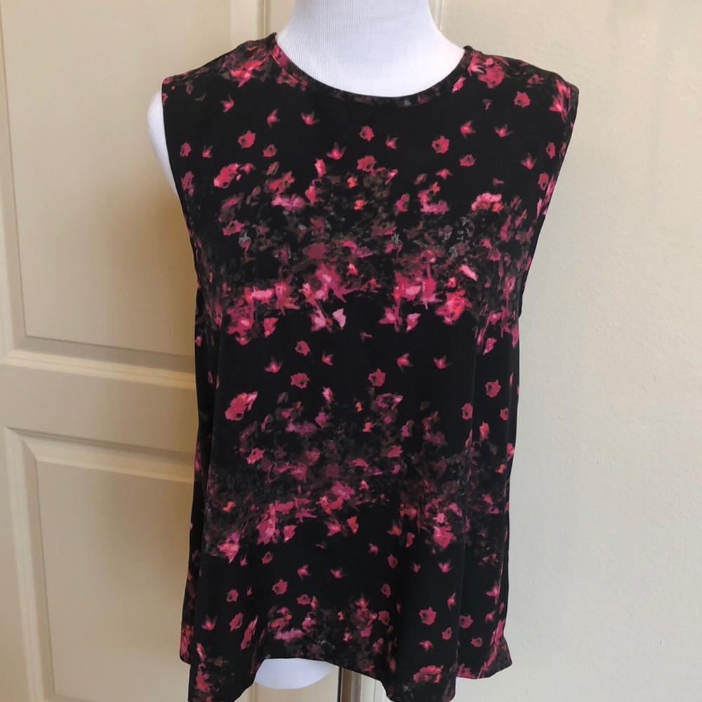 NWOT JACK swing open back top